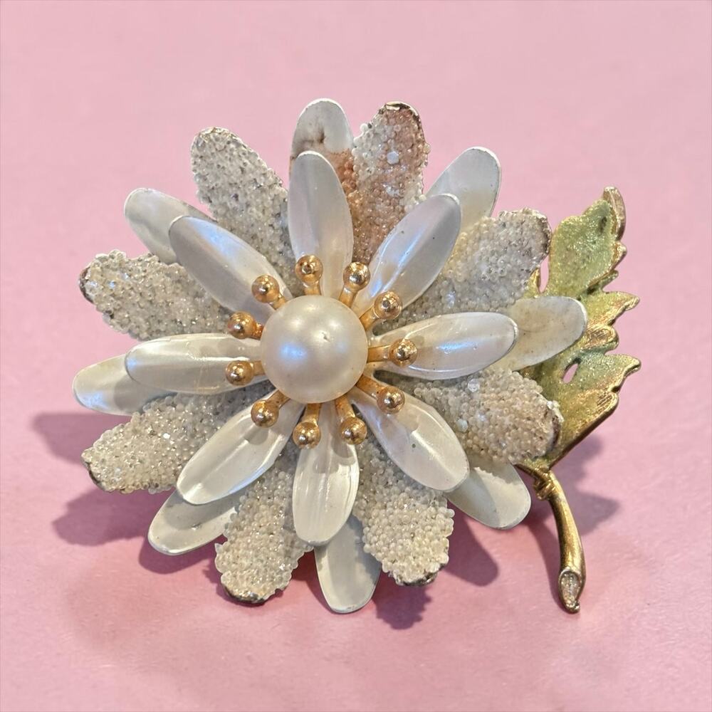 Sugar Frosted White Daisy Brooch Enamel Faux Pearl Vintage Flower Pin
